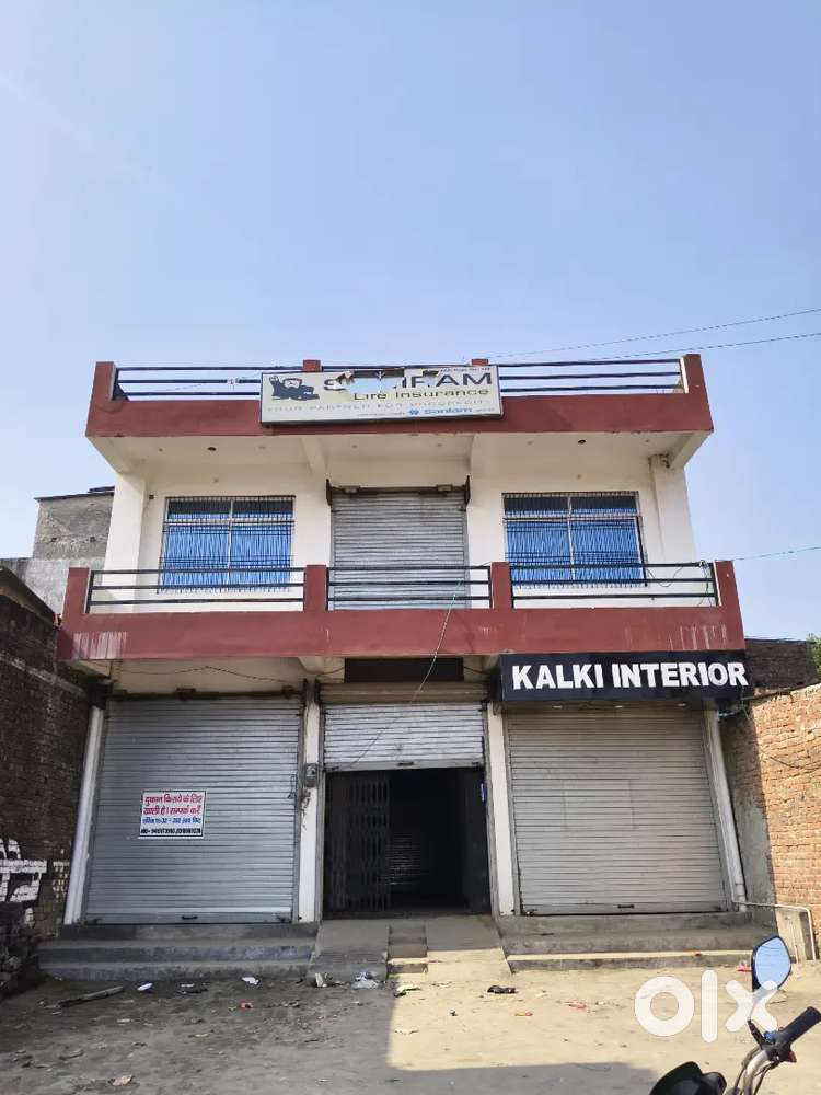 Badeban pr plot h main road pr upar shri ram walo ka branch hai