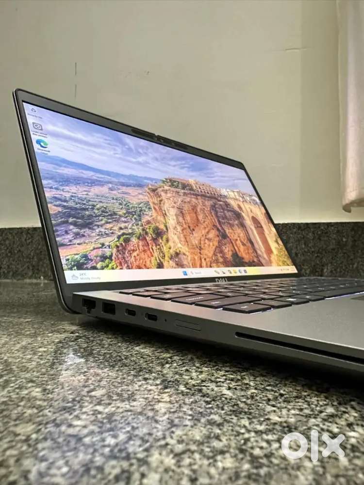Dell Latitude 5450  Intel i5 13th Gen Ultra  32GB RAM  512GB SSD