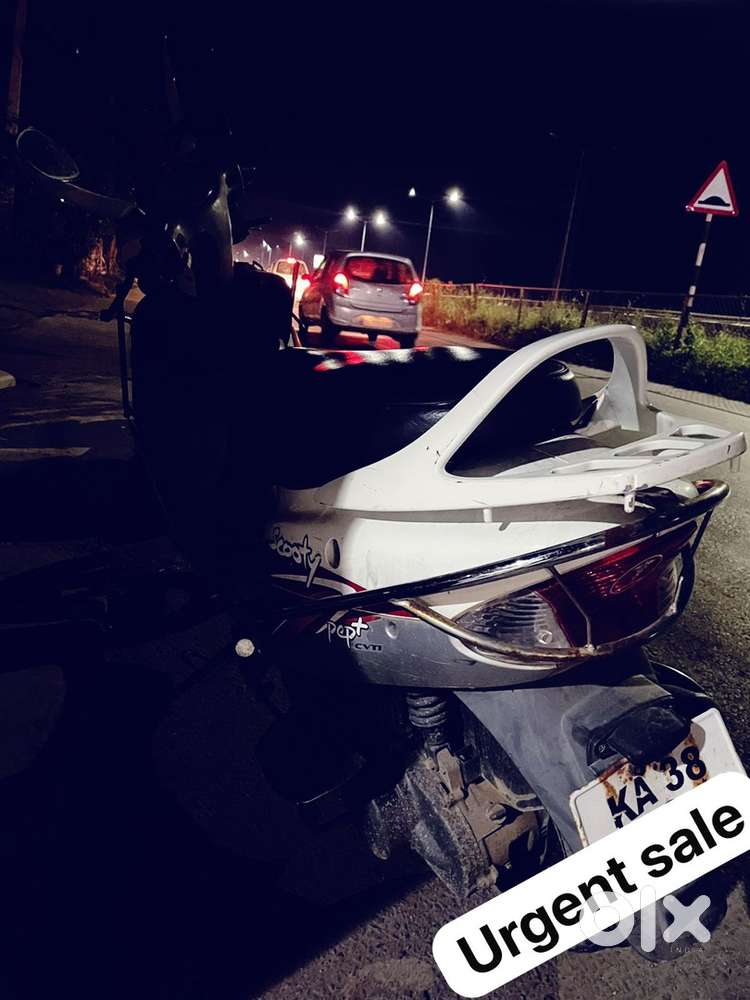 Scooty urgent sale,doctor’s scooty