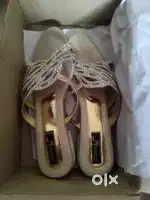 Ladies fancy stone chappal 9 no.orignal price 1150