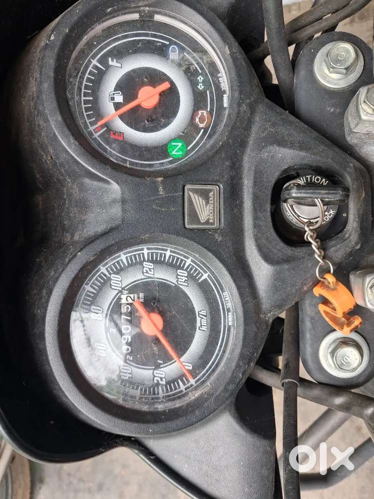 Honda shine 100 cc in gold and black colour