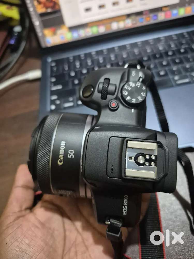 New Canon R100 Mirrorless with 2 lens