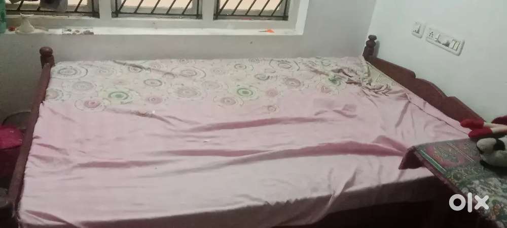 Double coat kattil and table