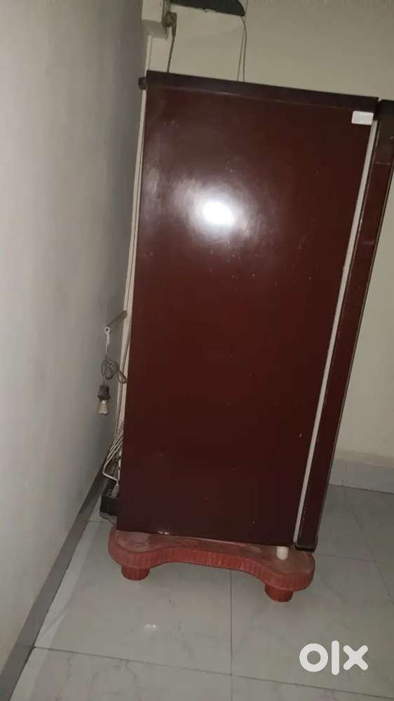 Fridge (Samsung 180L)