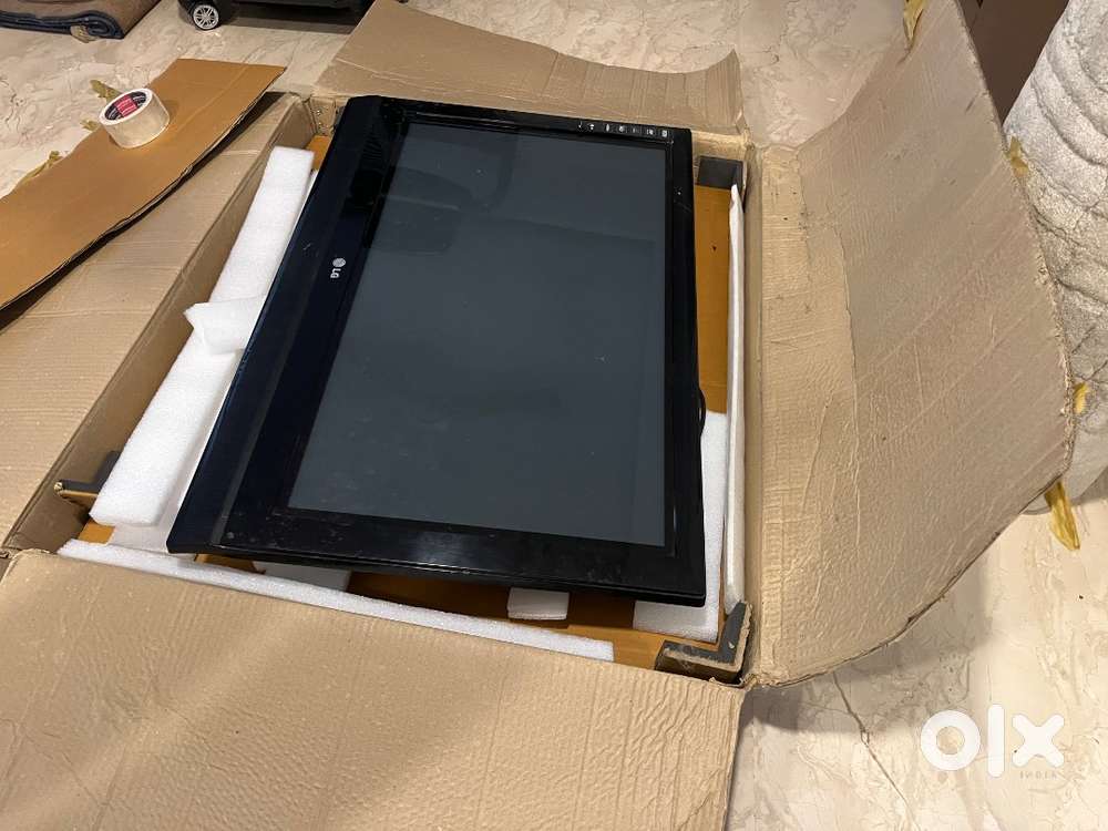 32 INCH LCD LG TV