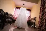 Elegant Pearl-Embellished Wedding Gown Package - Like New & Royal Look