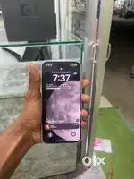 Mobile me koi bhi dikkat nhi hai  or ek bhi scratch nhi hai