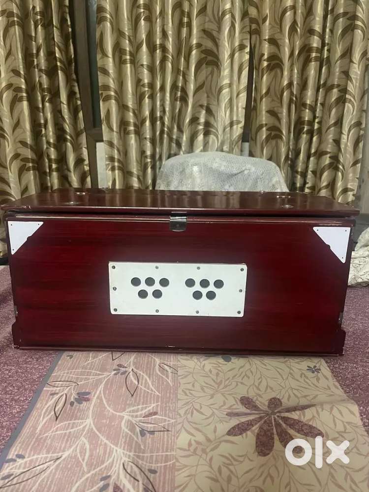 Harmonium Wine Red Colour