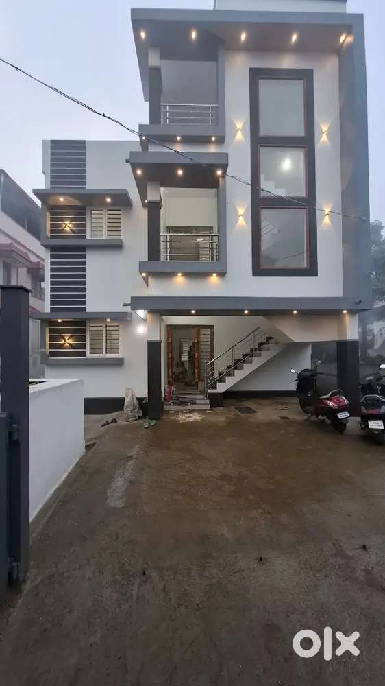 LUXURY 3BHK OR 4BHK OR 5BHK House In Chittur Town from 41 lakhs