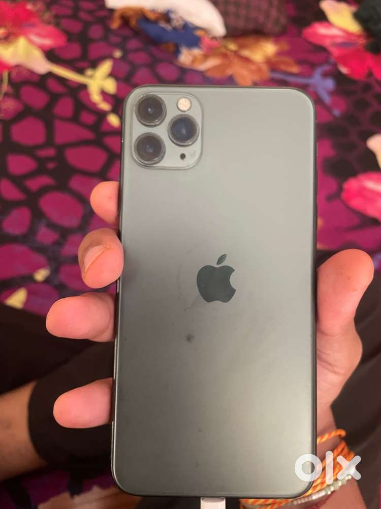 11 pro max :-73 bettey health /256 gb storage