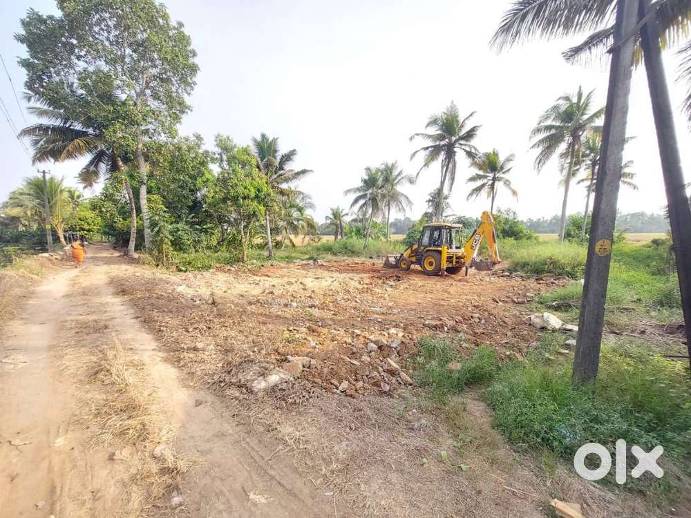 ന്യൂ ഹൈവേ അടുത്തായി