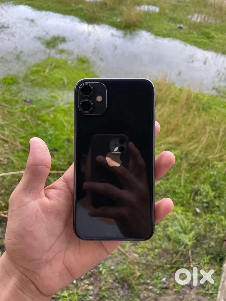I phone 11/battery health 78/storage 68