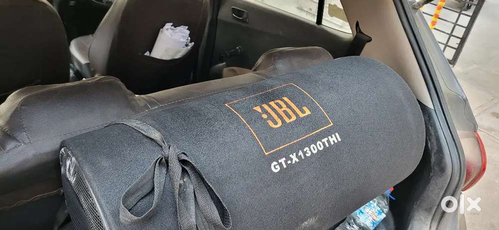 1300 watt jbl bass tube..Almost new with bill and warranty card