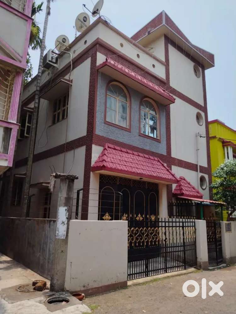 House Sale near sabujnagar