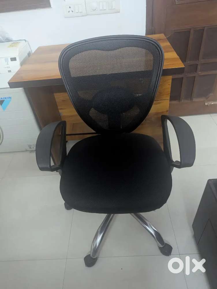 Computer/ study table with chair