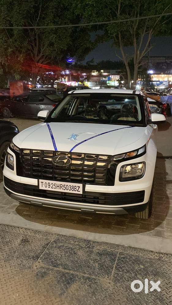 Hyundai Venue 2025 Petrol 100 Km Driven