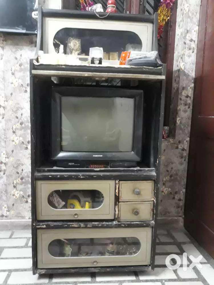 Television with Cabinet