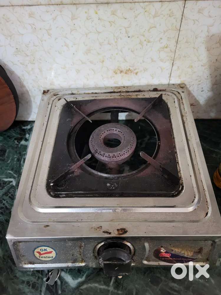 Gas stove with cylinder..