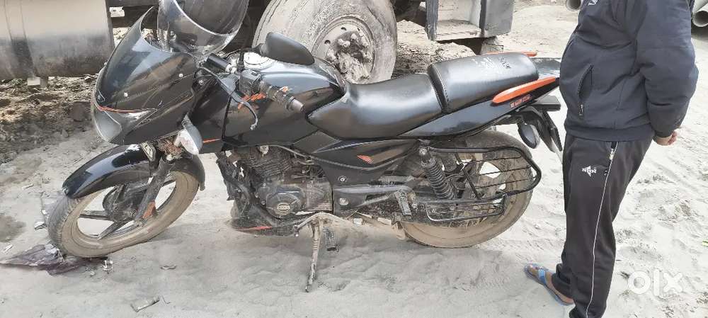 Bajaj pulsar neon split ceat