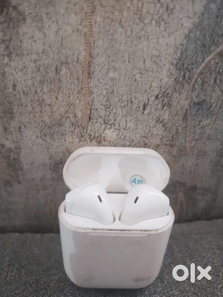 I12 earbuds urgent sell