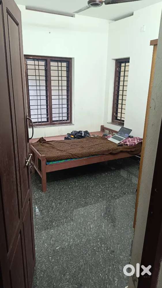 Searching for a roommate in 2 bhk