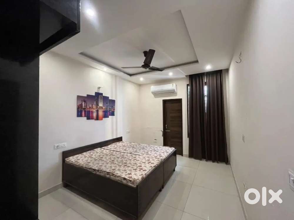 ( FURNISH GROUND FLOOR ROOM + HALL FOR GIRLS/ FAMILY) IN SEC 70 MOHALI