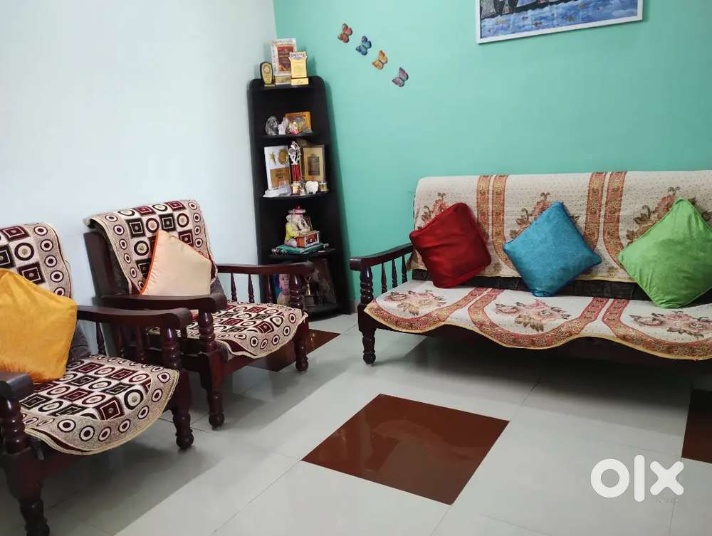 Comfortable 5 seater , budget friendly, wooden sofa set