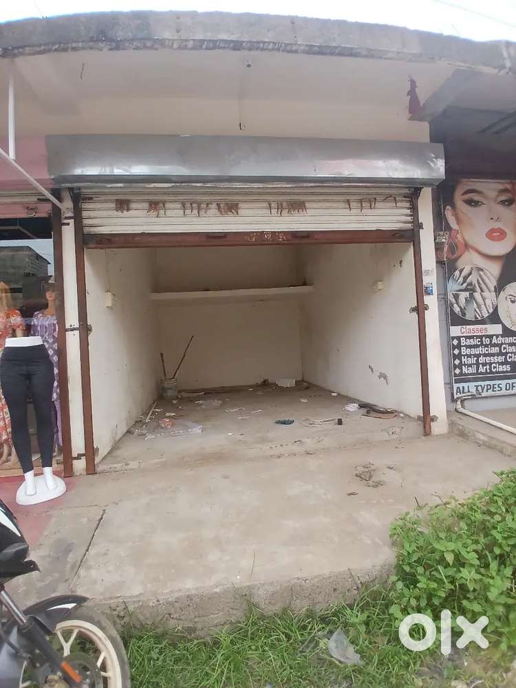 Our shop is newly made and want to give in rent it is clean inside okk