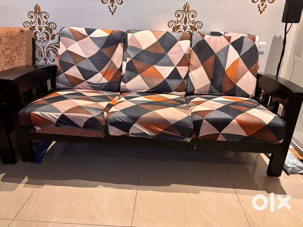 5 seeter Sofa set - 1 year Old