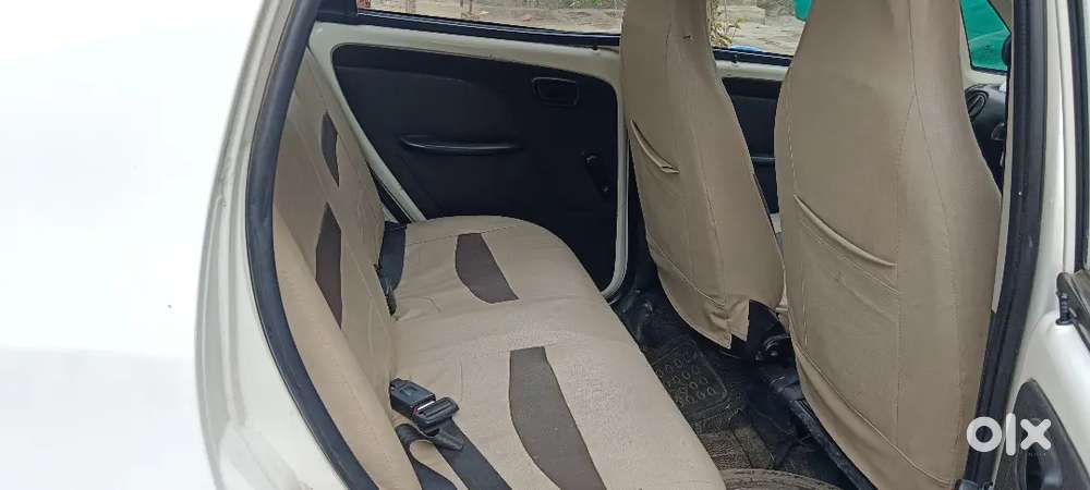 टाटा नॅनो कार गुड कंडिशन आहे चारही टायर बटन आहे बॅटरी नवीन आहे