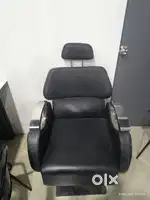 Beauty parlour washing chair setup