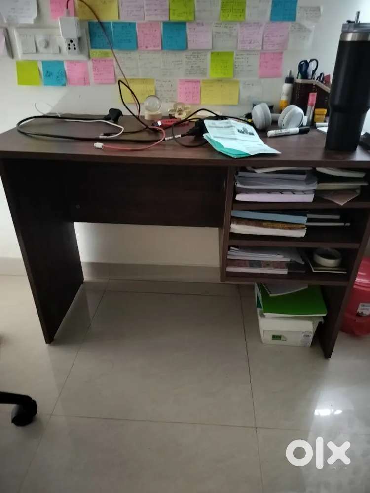 Computer table 02