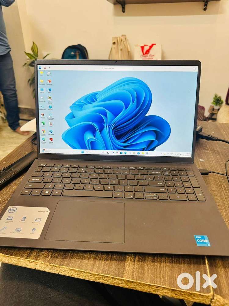 Dell Inspiron 15 3520