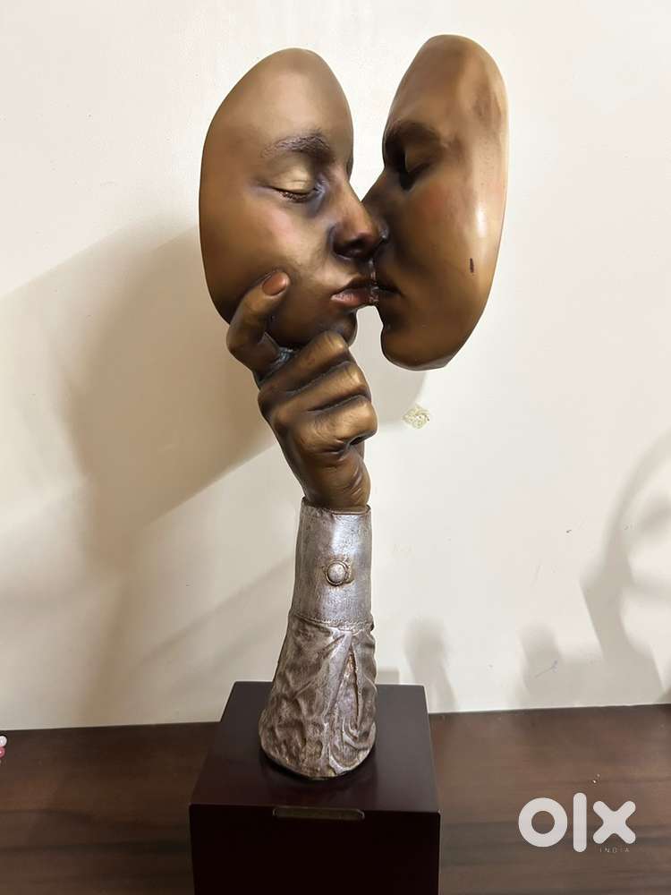 Show piece for home decor