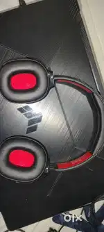 Boat rockers 425 earphone brand new seal pack not even use one time.