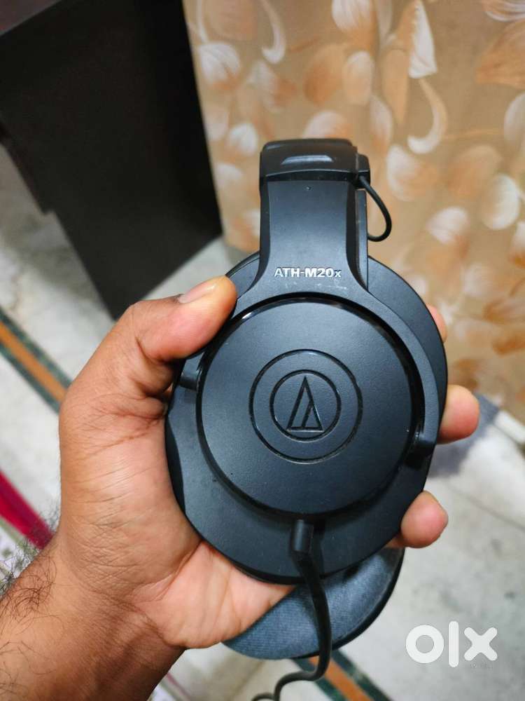 Prof Wired Studio headphones from Audio technica & Sennheiser for sale