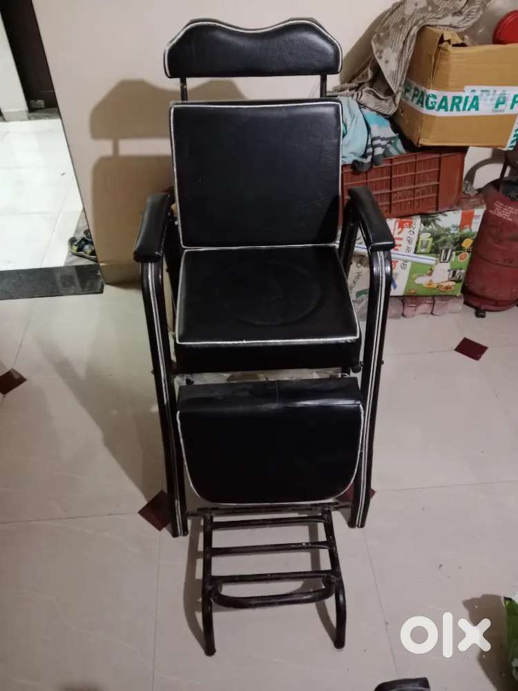 Good condition parlour chair new chair ek sal purani ka good condition