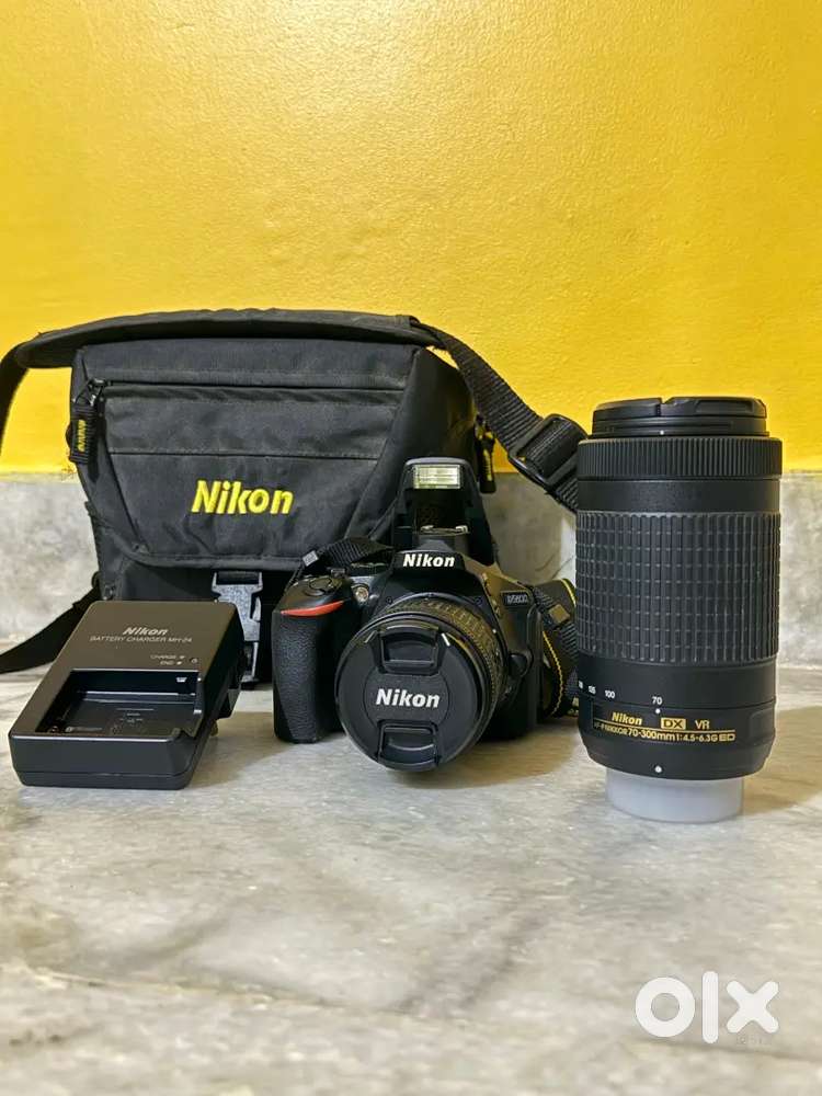 NIKON D5600 with Dual Kit Lens