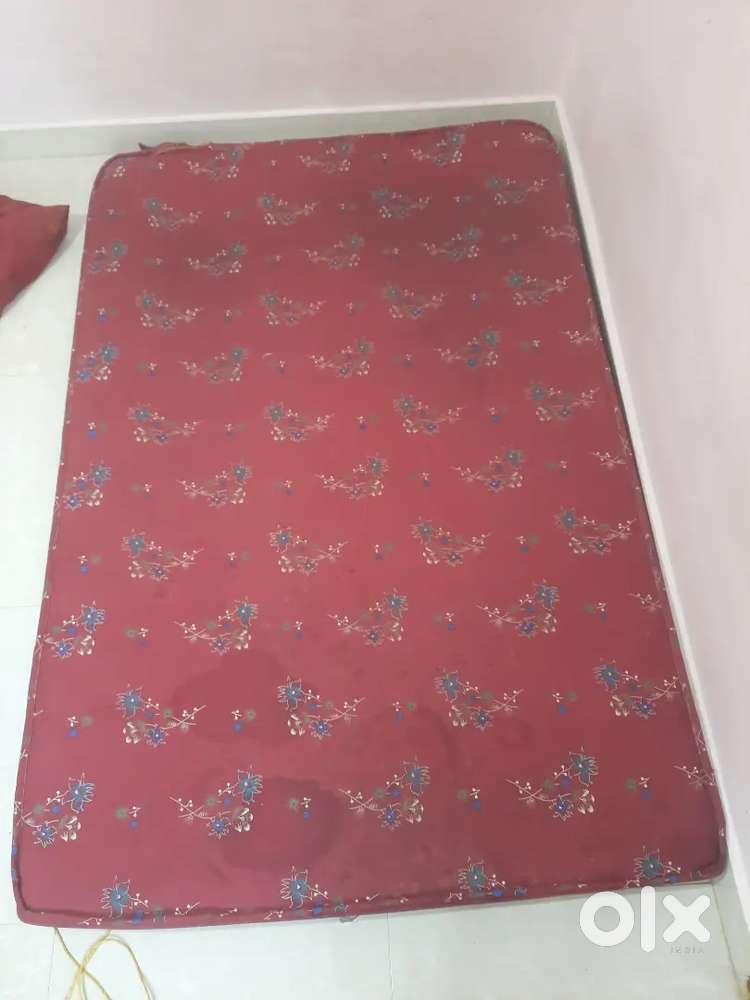 Queen size bed urgent sale