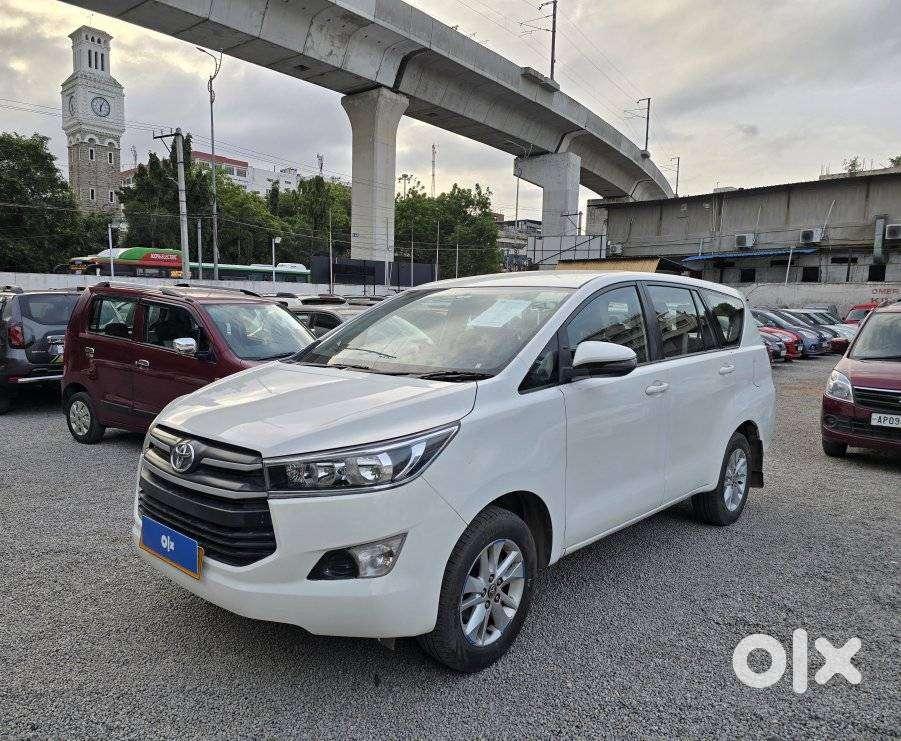 Toyota Innova Crysta G 8 STR, 2018, CNG & Hybrids