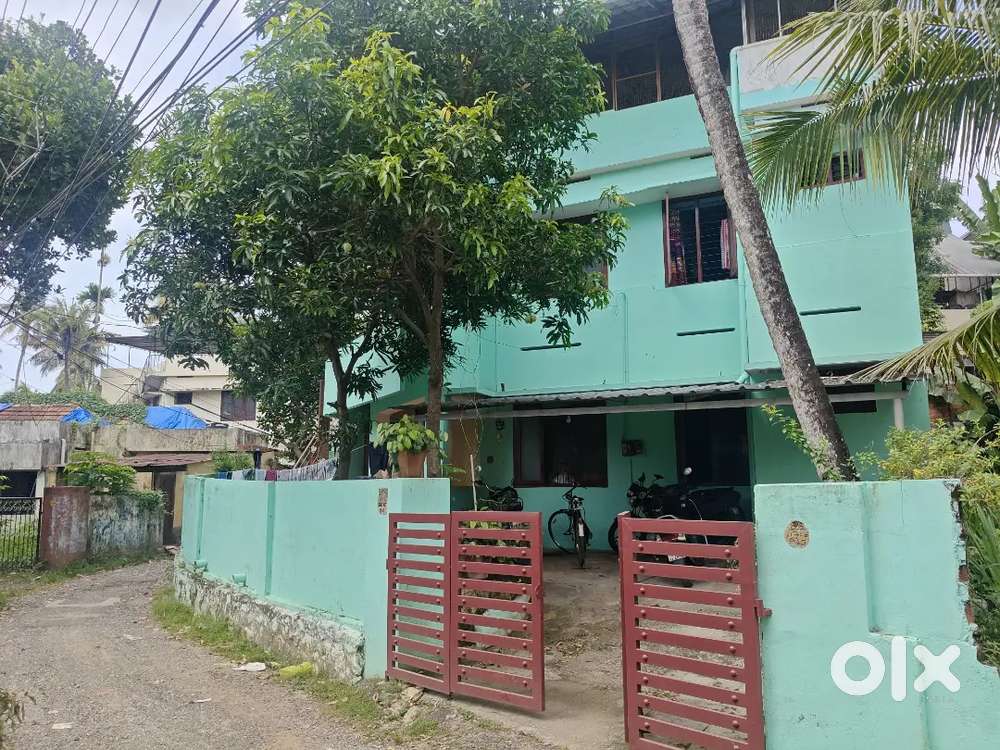 5 CENTS 2800 sqft 4 BHK ATTACHED AT KURUPS LANE, SASTHAMANGALAM