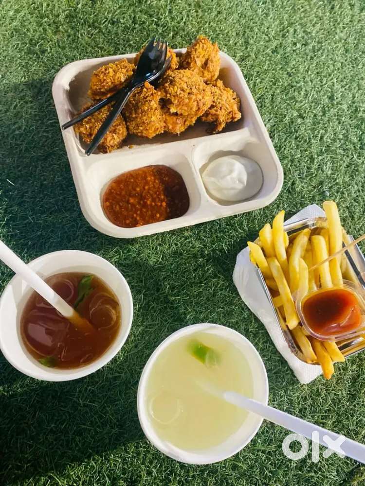 Food cart par Momos steam aur fry ke liye helper chaiye