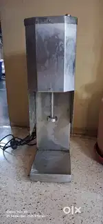 Thick shake machine
