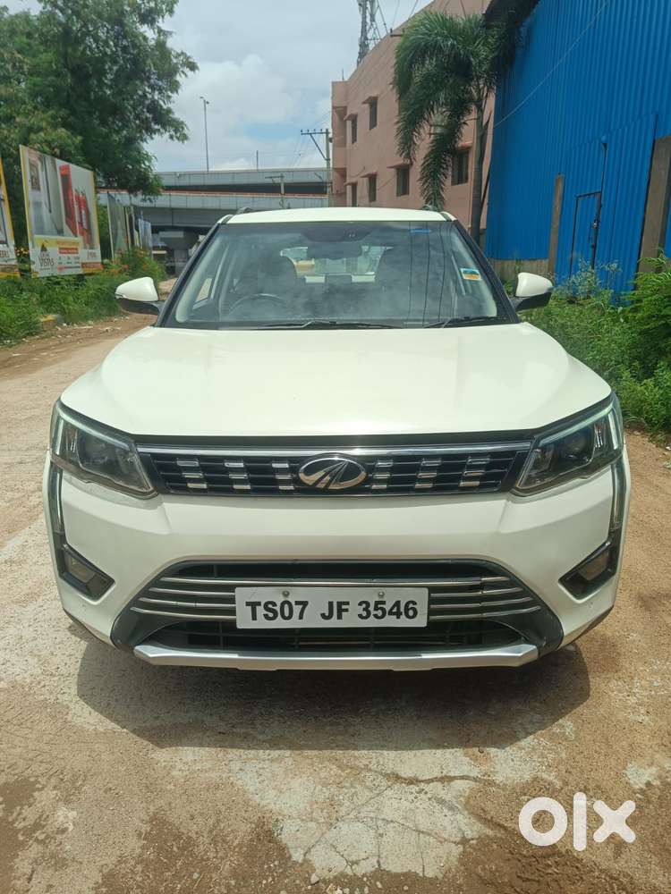 Mahindra XUV300 W8 Option, 2021, Petrol