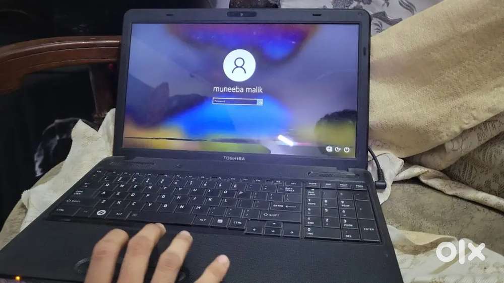TOSHIBA LAPTOP