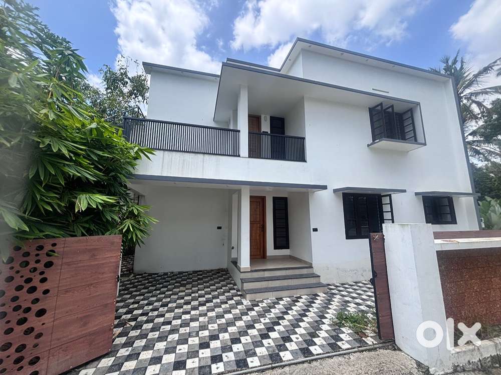 50lks(ngble)Thirumala/Perukavu/Tvpm/80%loanReady/2car parking space