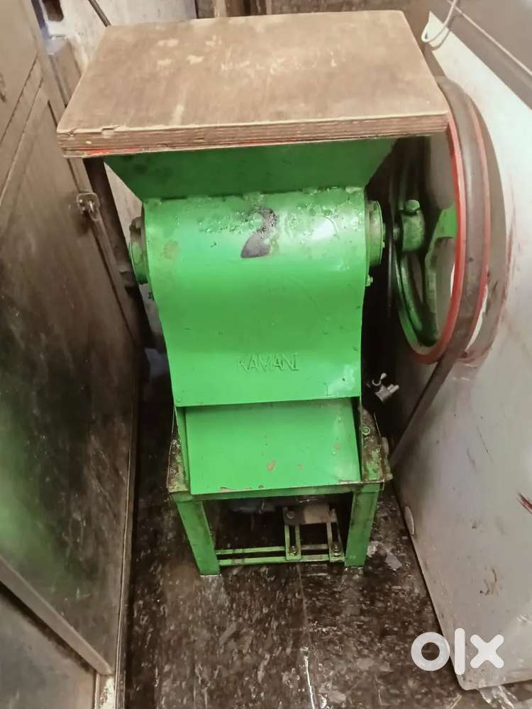 Ice braker machine