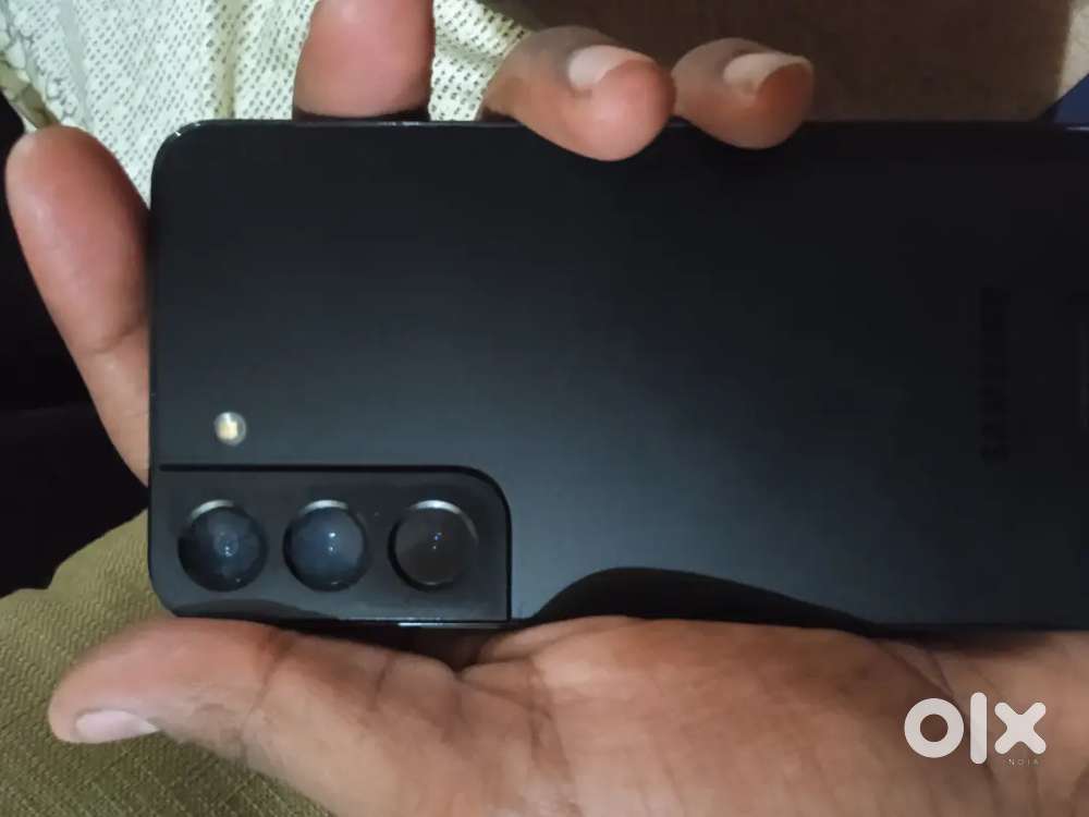 Samsung galaxy s22  scratchless condition