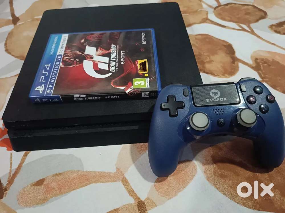 PS4 Slim 500GB(with free Gran Turismo)