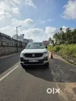 MG HECTOR SHARP CVT 1.5 DUAL TONE